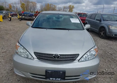 2004 Toyota Camry Le z USA, uszkodzony, nr VIN 4T1BE32K94U894987